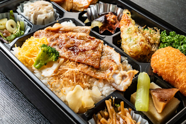 たべもの家-仕切り弁当【花】