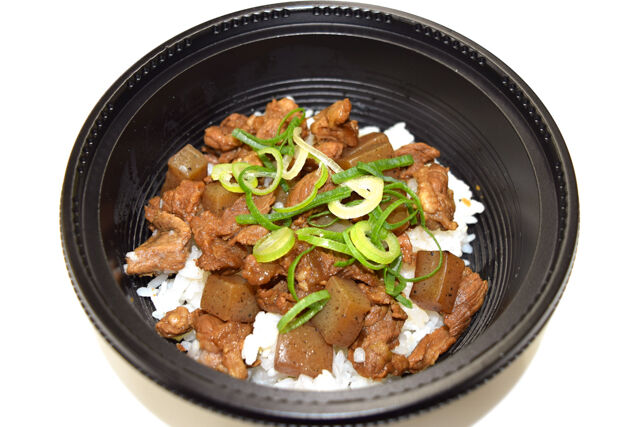 旅箪笥-tabidansu--牛すじこんにゃく丼