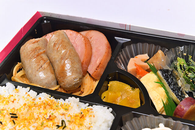 旅箪笥-tabidansu--ハムステーキ＆極太フランクフルト弁当