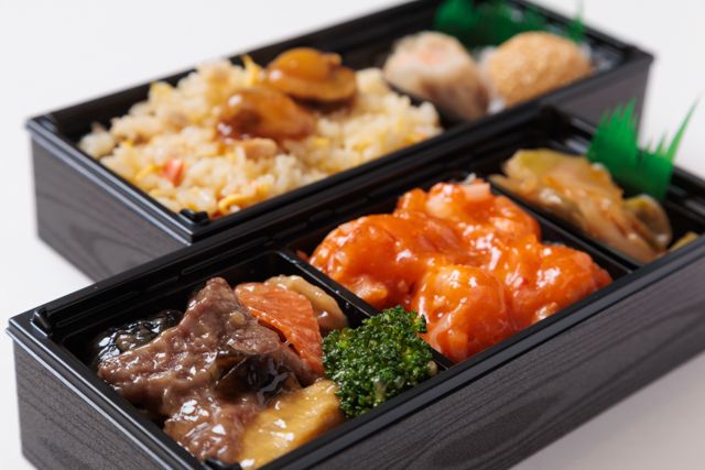 台湾料理 媽媽-海老チリ二段重中華弁当