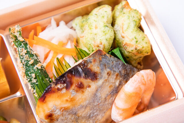 匠 鹿鳴-彩り鶏そぼろ2色二段懐石弁当