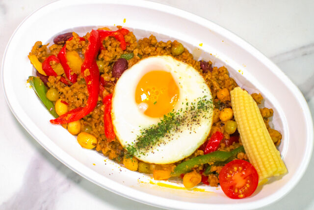 匠の料理庵ヴァルハラ-【タイ王国グルメ】スパイス香るホーリーバジルのガパオライス