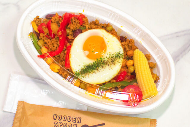 匠の料理庵ヴァルハラ-【タイ王国グルメ】スパイス香るホーリーバジルのガパオライス