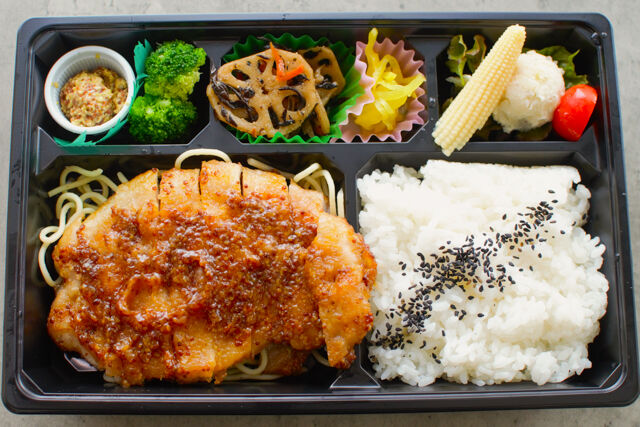 匠の料理庵ヴァルハラ-【千料箱】三元豚のハニーマスタードポーク～追いマスタードをお好みで～