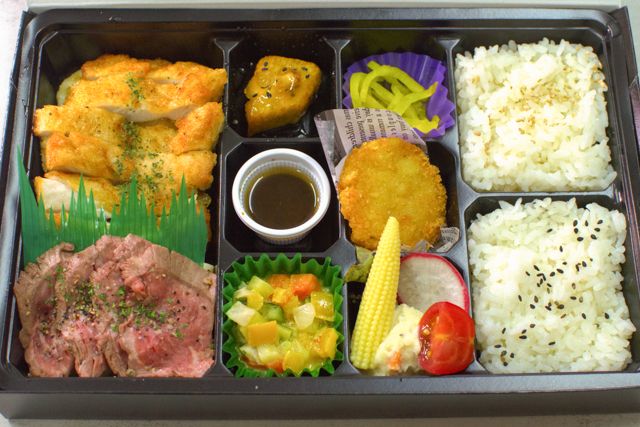 匠の料理庵ヴァルハラ-【香味折詰膳】牛ステーキ＆桜姫鶏むね肉のしっとりチキンステーキ～バター香る唐津産醤油で～