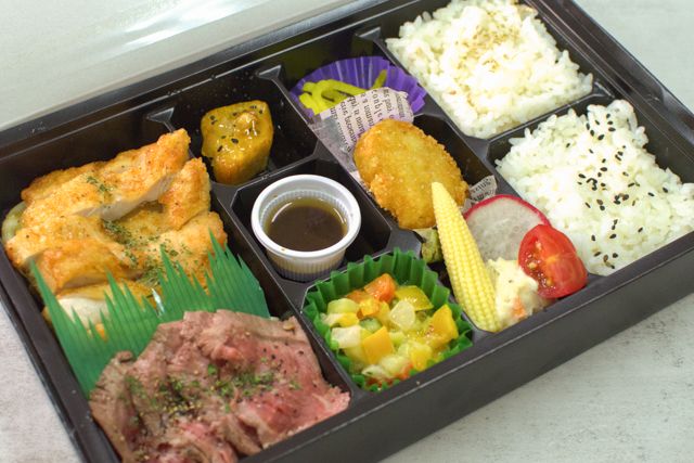 匠の料理庵ヴァルハラ-【香味折詰膳】牛ステーキ＆桜姫鶏むね肉のしっとりチキンステーキ～バター香る唐津産醤油で～