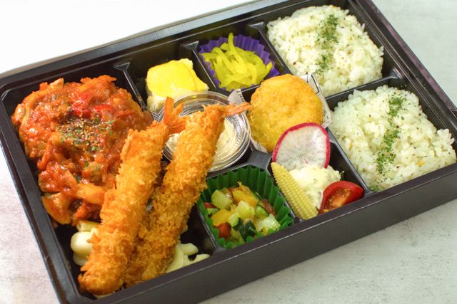 匠の料理庵ヴァルハラ-【香味折詰膳】バターライス洋風幕ノ内～舞茸とトマトの煮込みハンバーグ～＆2尾のエビフライ