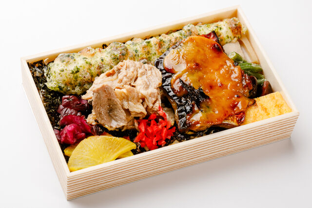 彩り豊かな海苔弁【肉と魚】豚の生姜焼き＆サバの西京焼き