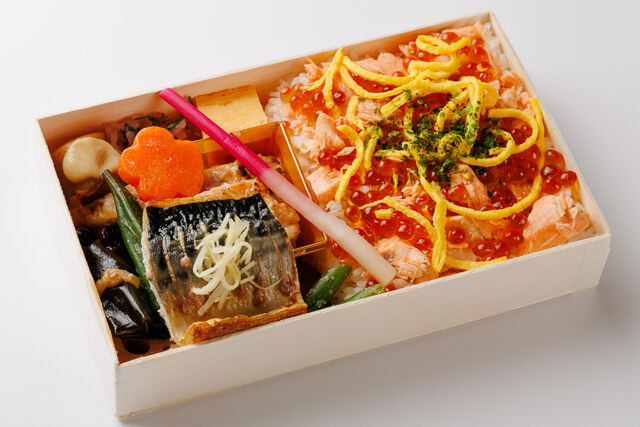 味噌と生姜と米-いくら鮭ちらし寿司弁当 豚肉の生姜焼き＆サバの塩焼き