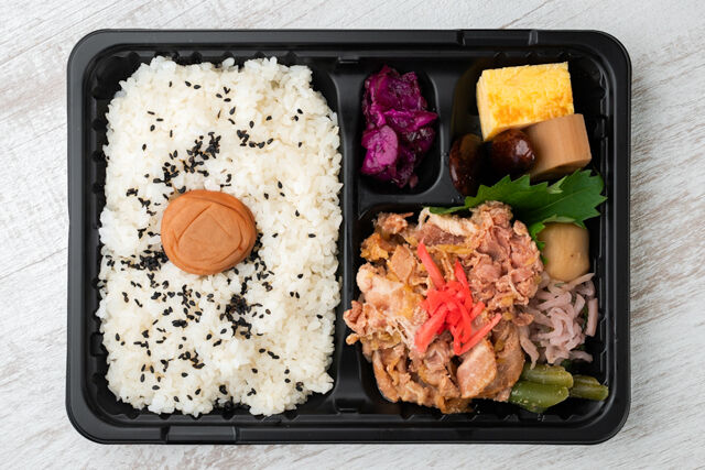 味噌と生姜と米-紀州南高梅弁当 豚肉の生姜焼き