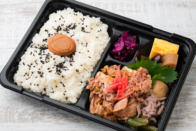 味噌と生姜と米-紀州南高梅弁当 豚肉の生姜焼き