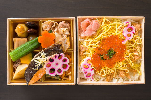 味噌と生姜と米-【2段】いくら鮭ちらし弁当 豚肉の生姜焼き＆銀鮭の塩焼き〜針生姜添え〜