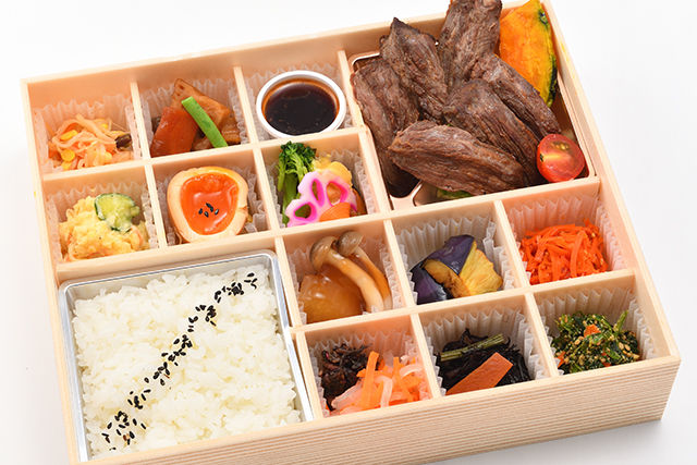 お肉のたるぎゅう の 神戸ポークロースカツと十六穀米弁当 ごちクル お弁当の配達 デリバリー