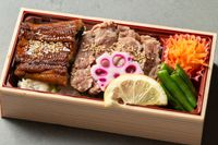天然麹 鮭と肉-鰻の蒲焼と厳選牛ロースステーキ重