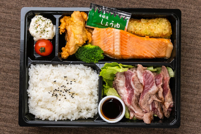天然麹 鮭と肉-麹漬け焼鮭と牛リブロースステーキ御膳