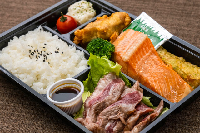 天然麹 鮭と肉-麹漬け焼鮭と牛リブロースステーキ御膳