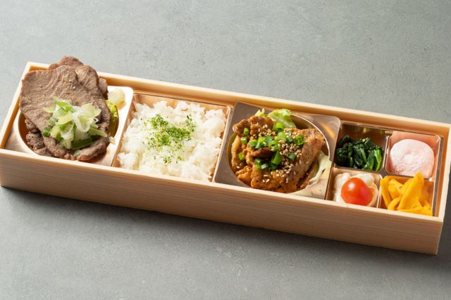 天然麹 鮭と肉-贅沢肉御膳 ・厳選ネギ塩牛タンと極上豚タレ焼き御膳