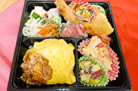 手づくり惣菜のミツバチ-デミビーフオムライスと有頭海老フライ弁当