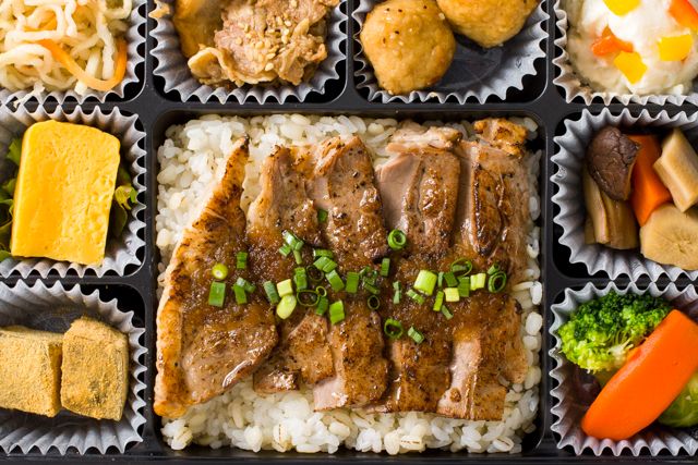 東京精肉店-【特上】サーロインステーキ重の彩り九升御膳