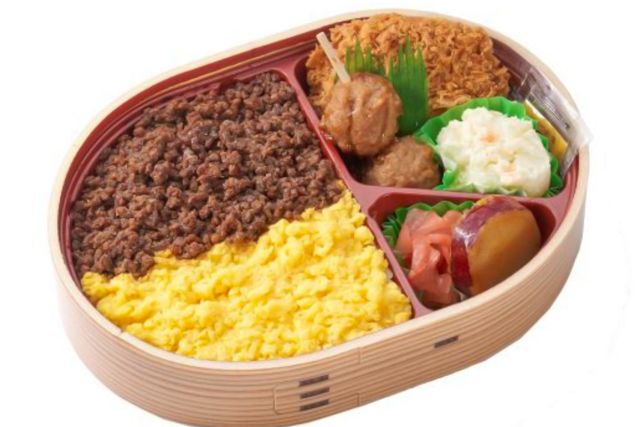 とんかつまい泉（関西）-黒豚そぼろの二色弁当