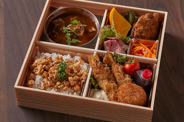 タルトゥーカ-特選鶏そぼろタルトゥーカ弁当