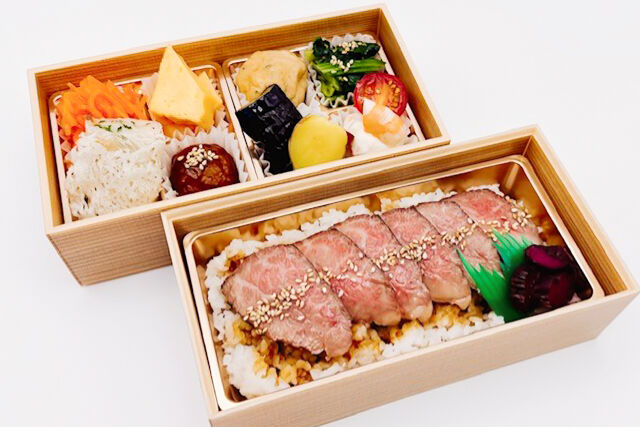 集いの食卓 おもてなし-黒毛和牛A5カルビステーキの二段重