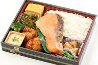 塚田農場おべんとラボ-漁師とコラボして作った国産銀鮭弁当