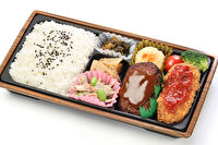 塚田農場おべんとラボ-【つか弁！】ハンバーグ＆紅ずわい蟹クリームコロッケ弁当