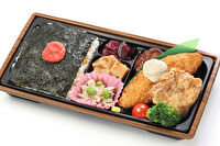 塚田農場おべんとラボ-【つか弁！】有明海苔と人気トリオの海苔明太弁当