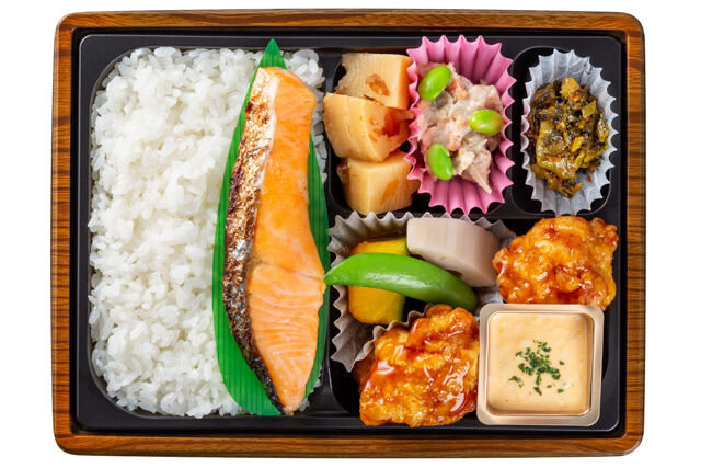 塚田農場おべんとラボ-【つか弁！】塚だまタルタル若鶏のチキン南蛮と塩鮭の幕ノ内弁当