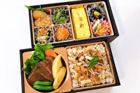 旬菜屋 司-牛ステーキと五目ごはんの二段弁当
