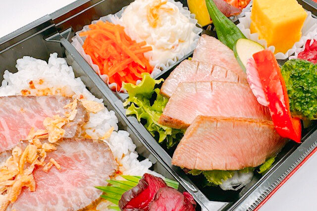 牛たんと黒毛和牛 つかさ政宗-つかさ御膳（黒毛和牛ローストビーフと厚切り牛たんステーキ）