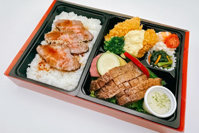 牛たんと黒毛和牛 つかさ政宗-黒毛和牛ローストビーフと特選牛たん塩焼き御膳（広島産大粒カキフライ）