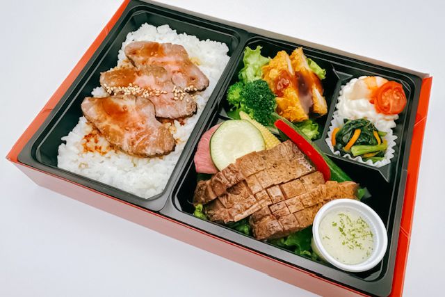 牛たんと黒毛和牛 つかさ政宗-黒毛和牛ローストビーフと特選牛たん塩焼き御膳（ヒレカツ）