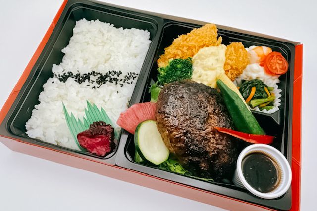 牛たんと黒毛和牛 つかさ政宗-特選黒毛和牛ハンバーグ御膳（広島産大粒カキフライ）