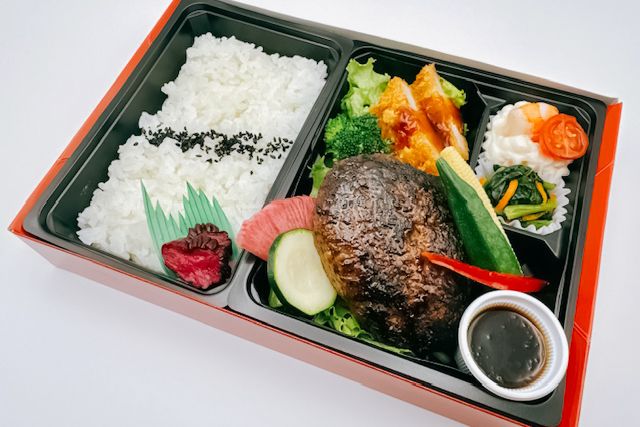 牛たんと黒毛和牛 つかさ政宗-特選黒毛和牛ハンバーグ御膳（ヒレカツ）
