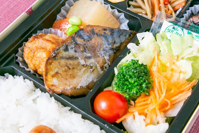 築地 佃と弥-幕の内 鯖（さば）のみそ煮