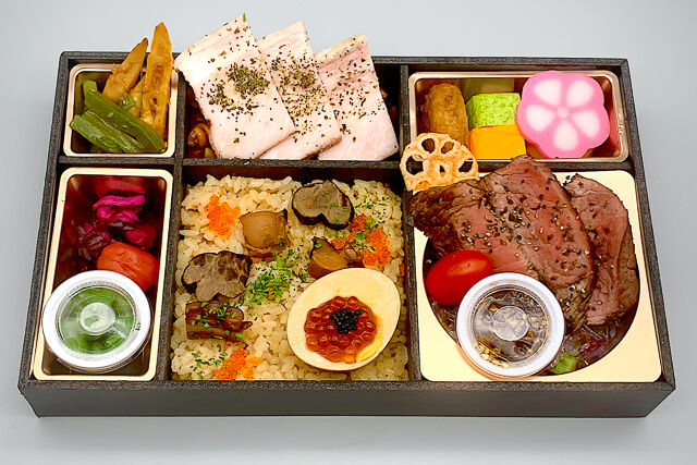 罪深き肉 クルニク-熟成牛ランプステーキと香草ローストポークのトリュフ香るラン卵弁当