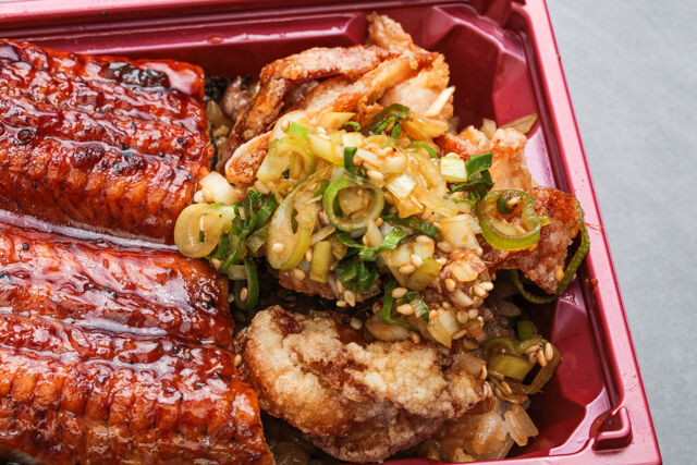 鰻の梅咲-うな重＆油淋鶏弁当