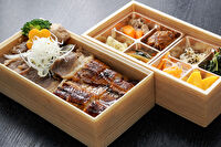 うなぎと肉 うな心-厳選鰻と特選牛カルビ重