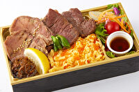 牛と鰻の神隠し あさひや-熟成牛タン、ハラミ宝石弁当