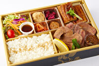 牛と鰻の神隠し あさひや-熟成厚切り牛タンうなぎ彩り弁当