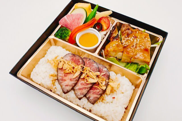 vege-lovele vegetable-グリルチキンBOX（黒毛和牛ローストビーフ）