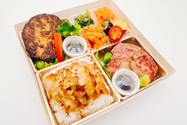 vege-lovele vegetable-べジラブBOX（黒毛和牛A5カルビステーキ＆グリルチキンごはん）