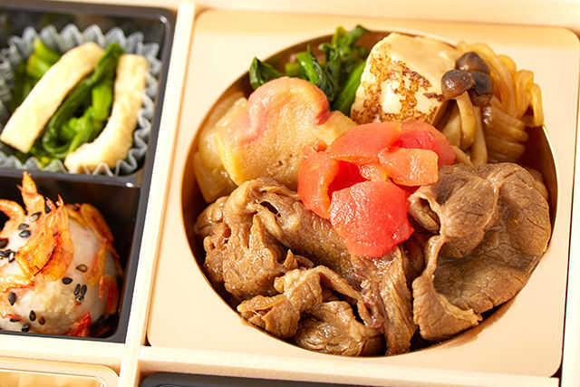 和暖-【熨斗対応可】トマト牛すき焼きと栗おこわ飯弁当