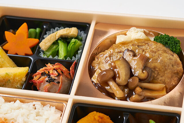 和暖-【秋冬限定】国産牛の自家製和風煮込きのこハンバーグと鮭ふりかけ弁当