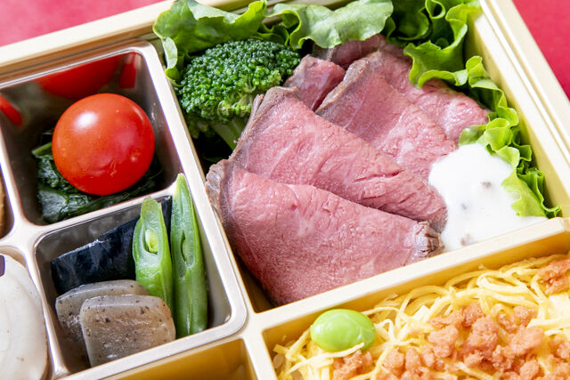 和が家-【お茶なし】【クリスマス限定】海老と野菜のテリーヌとおばんざい～黒トリュフ薫る 国産牛ロースト御膳～