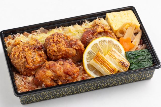 和が家-鶏の唐揚げと削り節の鰹節弁当
