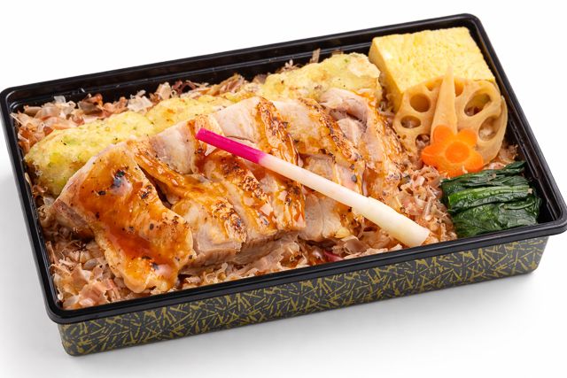 和が家-鶏の照焼きと削り節の鰹節弁当