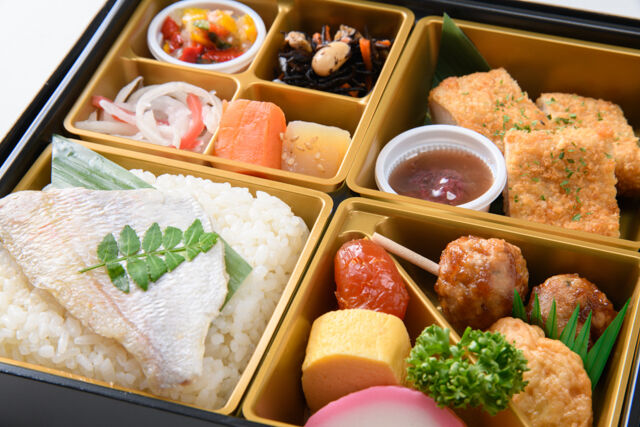 和ごころ膳 樂-五味五彩膳 ー若鶏から揚げと鯛めしー